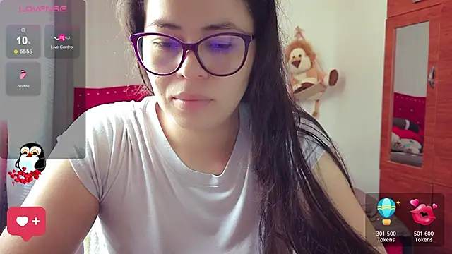 Snapshot of mayhott2 chatting on October 2025 05:24:02 PM mayhott2 online show from October 2025 05:24:02 PM