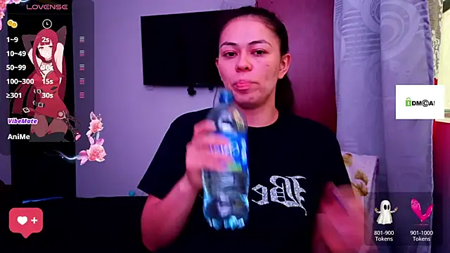 Snapshot of mayhott2 chatting on November 2025 09:17:01 PM mayhott2 online show from November 2025 09:17:01 PM