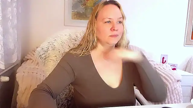 Sarah4you online show from February 2025 09:53:02 PM