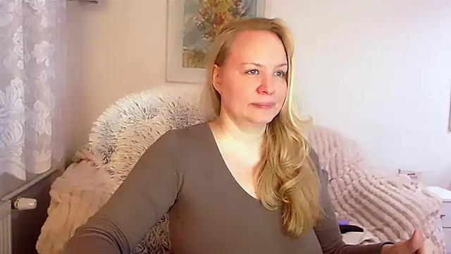 Sarah4you online show from February 2025 09:42:02 PM