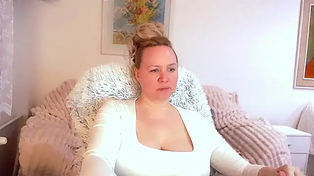 Sarah4you online show from March 2025 09:37:01 PM