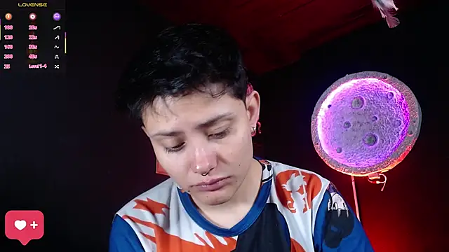 girl intense444 online show from April 2026 01:01:01 PM