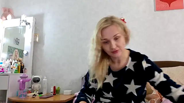 Snapshot of ModelEva chatting on October 2025 08:34:02 AM ModelEva online show from October 2025 08:34:02 AM