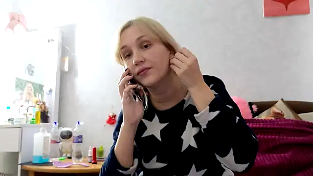 Snapshot of ModelEva chatting on October 2025 08:39:01 AM ModelEva online show from October 2025 08:39:01 AM
