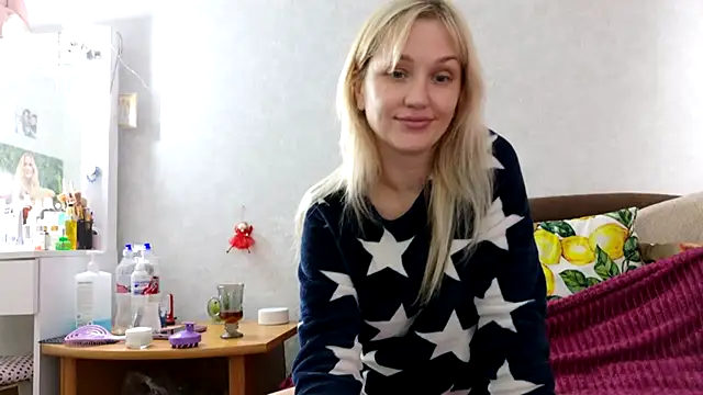 Snapshot of ModelEva chatting on October 2025 08:15:02 AM ModelEva online show from October 2025 08:15:02 AM