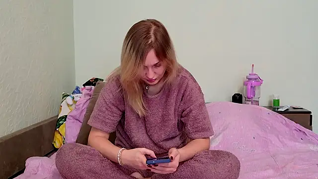 Snapshot of ModelEva chatting on April 2026 09:24:02 AM ModelEva online show from April 2026 09:24:02 AM