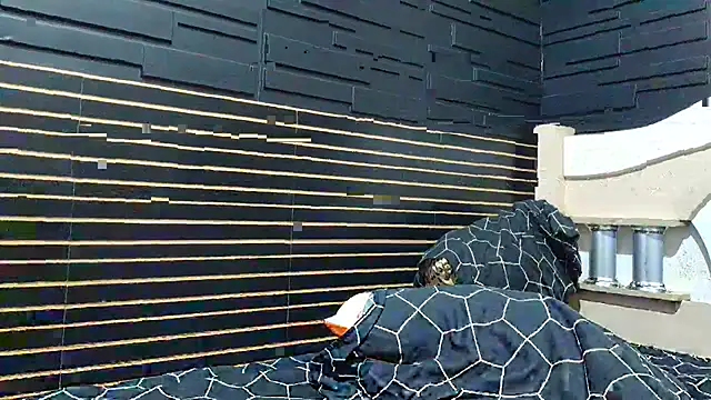 KrikaCat online show from April 2026 06:54:02 PM