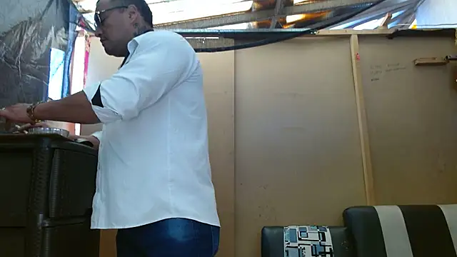 hardrock982 online show from February 2025 01:28:01 PM