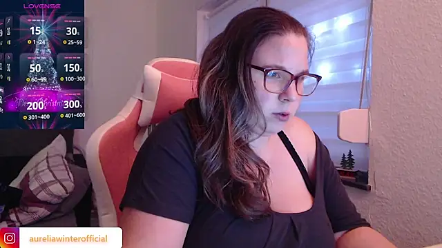 Snapshot of AureliaWinter chatting on December 2024 03:47:01 PM AureliaWinter online show from December 2024 03:47:01 PM
