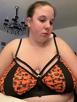 Snapshot of AureliaWinter chatting on October 2025 07:03:02 PM AureliaWinter online show from October 2025 07:03:02 PM