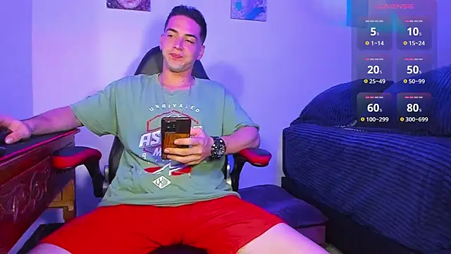 Alex smith00 online show from December 2024 11:02:02 PM