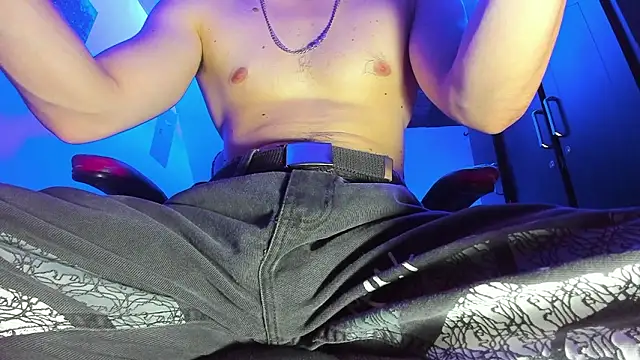 Alex smith00 online show from February 2026 06:36:02 PM