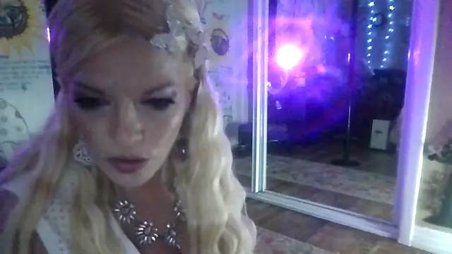 Snapshot of marilyn420 chatting on June 2026 11:12:02 AM marilyn420 online show from June 2026 11:12:02 AM
