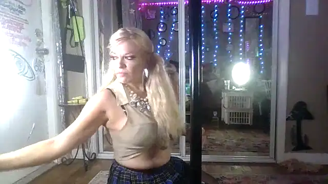 Snapshot of marilyn420 chatting on June 2026 07:10:01 AM marilyn420 online show from June 2026 07:10:01 AM