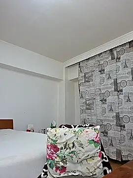 hotSANDRA STARR online show from October 2025 06:06:01 PM