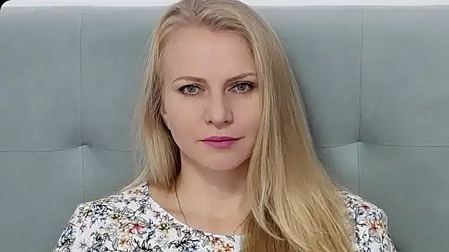 K  Adrienne online show from October 2025 06:17:01 AM