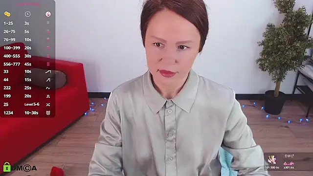 Snapshot of VickyGolden chatting on June 2026 05:41:02 AM VickyGolden online show from June 2026 05:41:02 AM