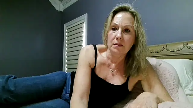 Snapshot of Lisaisluscious chatting on April 2026 02:32:02 PM Lisaisluscious online show from April 2026 02:32:02 PM