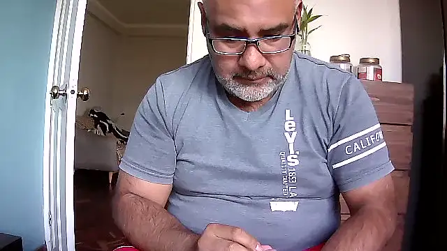 Snapshot of PhillDrake11 chatting on May 2026 03:43:01 PM PhillDrake11 online show from May 2026 03:43:01 PM