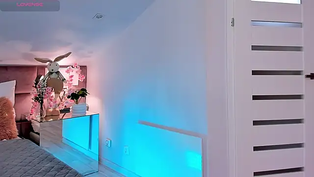 MiaMuse online show from April 2026 07:14:01 PM