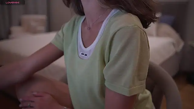 Snapshot of Danielle_Thomas chatting on September 2025 06:32:02 PM Danielle Thomas online show from September 2025 06:32:02 PM