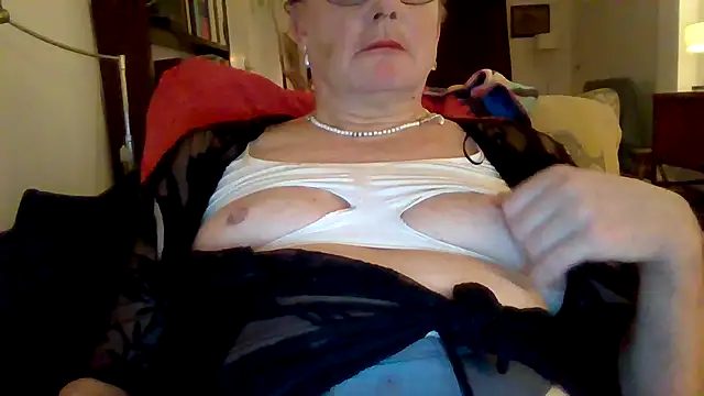 Snapshot of Mona-Mature chatting on December 2025 11:45:01 PM Mona-Mature online show from December 2025 11:45:01 PM