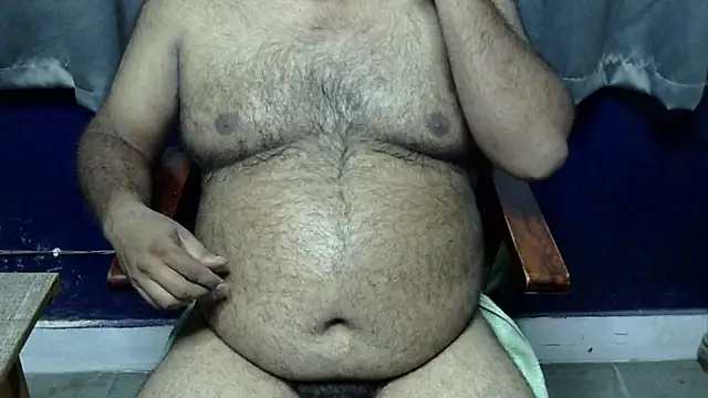 Snapshot of hairysubcub_70 chatting on May 2026 04:25:01 PM hairysubcub 70 online show from May 2026 04:25:01 PM