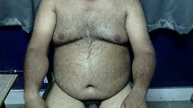 Snapshot of hairysubcub_70 chatting on May 2026 06:15:02 PM hairysubcub 70 online show from May 2026 06:15:02 PM