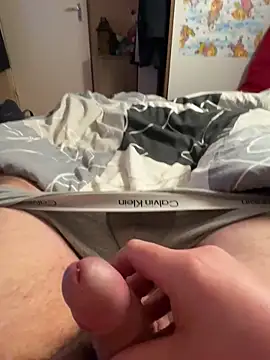 Tomi2244 online show from December 2025 05:40:02 PM