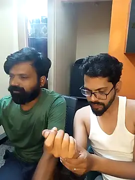 arhan3043 online show from January 2025 06:43:01 PM