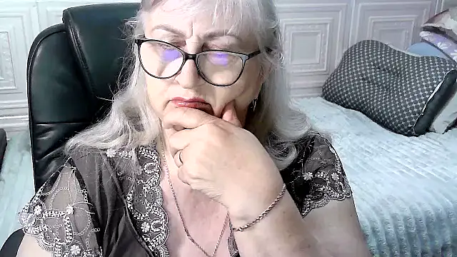 Snapshot of LolkaAlyss chatting on April 2026 03:55:02 PM LolkaAlyss online show from April 2026 03:55:02 PM