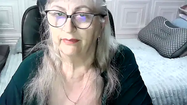Snapshot of LolkaAlyss chatting on April 2026 09:27:01 PM LolkaAlyss online show from April 2026 09:27:01 PM