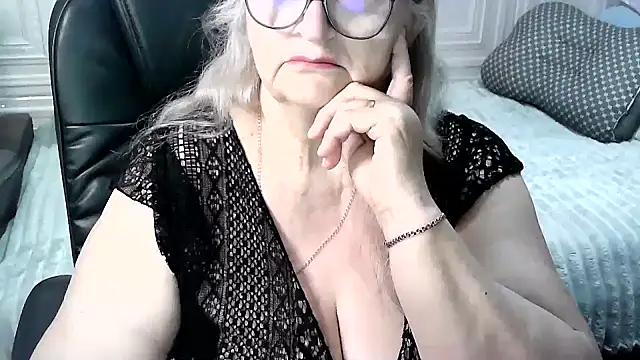 Snapshot of LolkaAlyss chatting on April 2026 07:27:02 PM LolkaAlyss online show from April 2026 07:27:02 PM