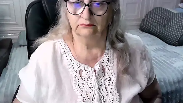 Snapshot of LolkaAlyss chatting on April 2026 11:40:01 PM LolkaAlyss online show from April 2026 11:40:01 PM