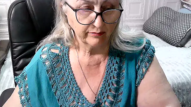 Snapshot of LolkaAlyss chatting on April 2026 07:22:02 PM LolkaAlyss online show from April 2026 07:22:02 PM