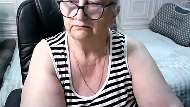 Snapshot of LolkaAlyss chatting on April 2026 08:57:02 PM LolkaAlyss online show from April 2026 08:57:02 PM