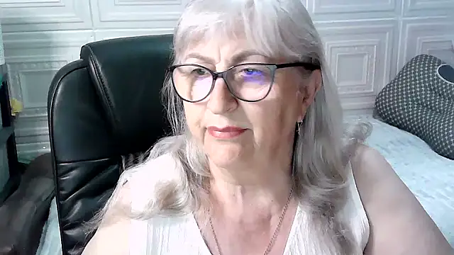 Snapshot of LolkaAlyss chatting on May 2026 08:17:02 PM LolkaAlyss online show from May 2026 08:17:02 PM