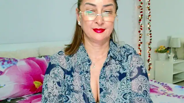 Snapshot of Tyana40 chatting on May 2026 11:23:04 PM Tyana40 online show from May 2026 11:23:04 PM