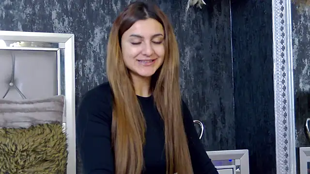 NicolePlay online show from January 2025 05:37:01 AM