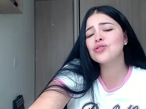 Snapshot of Aleska__Bell chatting on September 2025 03:00:02 PM Aleska Bell online show from September 2025 03:00:02 PM