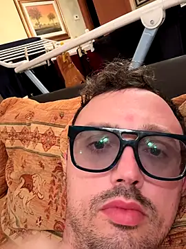 minga1995 online show from December 2025 09:44:01 PM