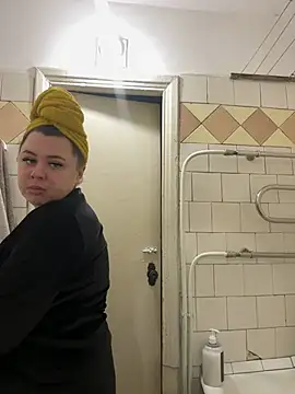 Sara Slow online show from December 2024 06:41:02 PM