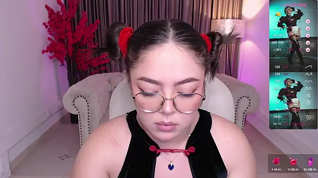 Snapshot of emmy_walker chatting on January 2025 11:04:02 AM emmy walker online show from January 2025 11:04:02 AM