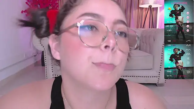 Snapshot of emmy_walker chatting on January 2025 02:07:01 PM emmy walker online show from January 2025 02:07:01 PM