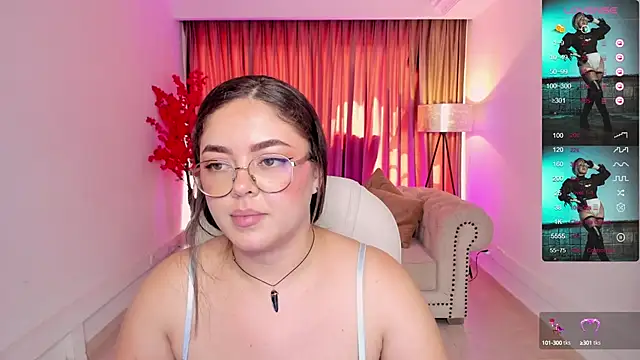 Snapshot of emmy_walker chatting on January 2025 05:14:01 PM emmy walker online show from January 2025 05:14:01 PM