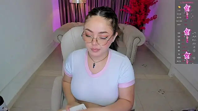 Snapshot of emmy_walker chatting on February 2025 11:16:02 AM emmy walker online show from February 2025 11:16:02 AM