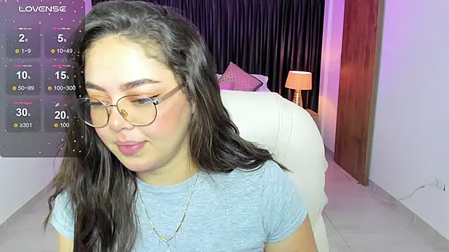 Snapshot of emmy_walker chatting on March 2025 11:00:01 AM emmy walker online show from March 2025 11:00:01 AM