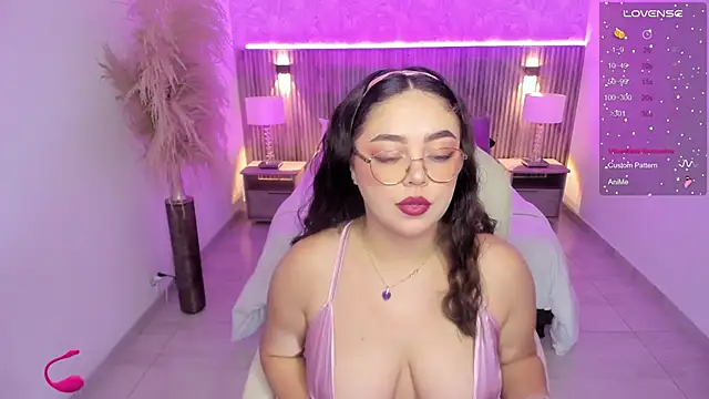 Snapshot of emmy_walker chatting on September 2025 11:10:01 AM emmy walker online show from September 2025 11:10:01 AM