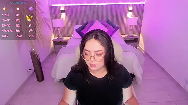 Snapshot of emmy_walker chatting on October 2025 10:59:02 AM emmy walker online show from October 2025 10:59:02 AM