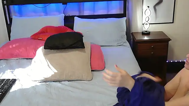 HollieBim online show from December 2024 06:17:02 PM